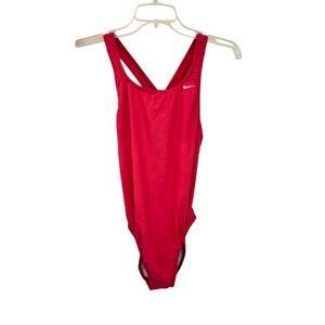 Nike Women's Standard Solid Racerback One Piece Swimsuit University Red 38wms 12